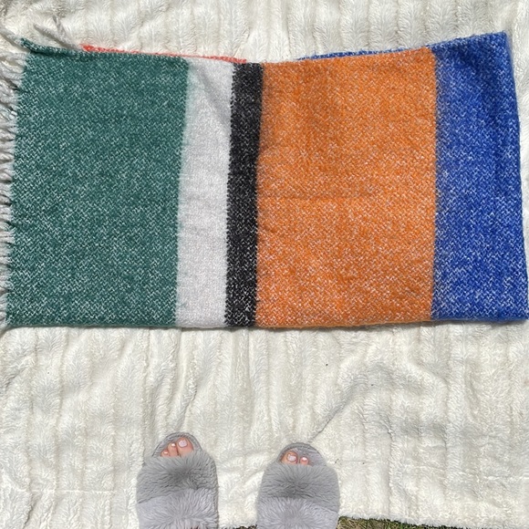 ASOS extra long extra chunky colourful blanket scarf - Picture 6 of 6